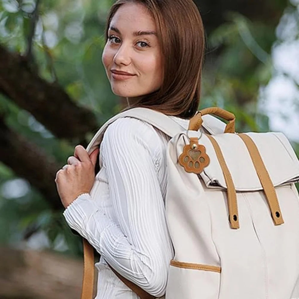 2PCS Leather Keychain Pet Hair Keepsake Charm for Cats & Dogs, Bag Accessory, 6*5.5*9.2CM, 22G, Includes Two Keychain